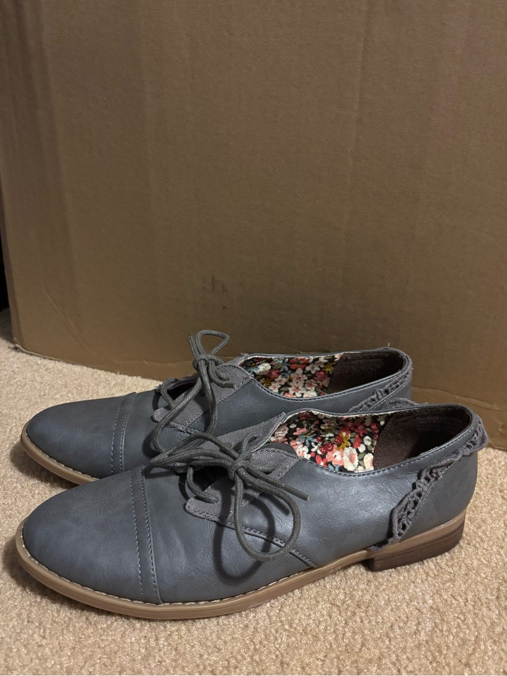 Sugar Women's Gray Lace-Up Oxford Flats with Floral Lining